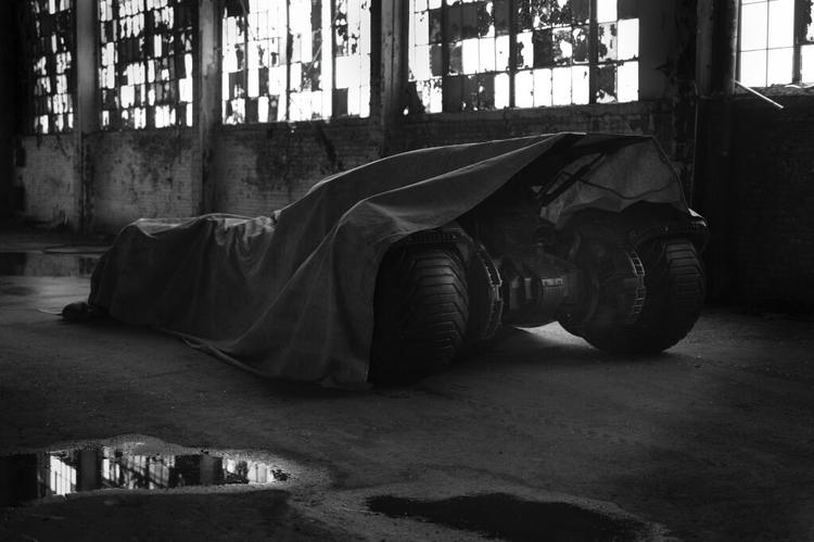 Zack Snyder gives us our first peek at Batman vs Superman’s Batmobile!